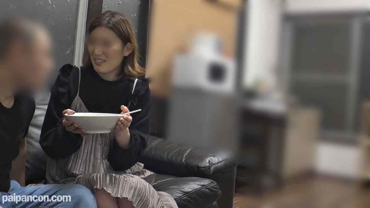 FC2-PPV-1733419 - 1本のおまけ動画あり【無修正ｘ個人撮影】人の奥さん愛奴5号　旦那が留守の間に自宅にお宅訪問！手料理を作ってもらった御礼に子育ての援助をしてたら、連発でマン屁返しされました【#NTR】