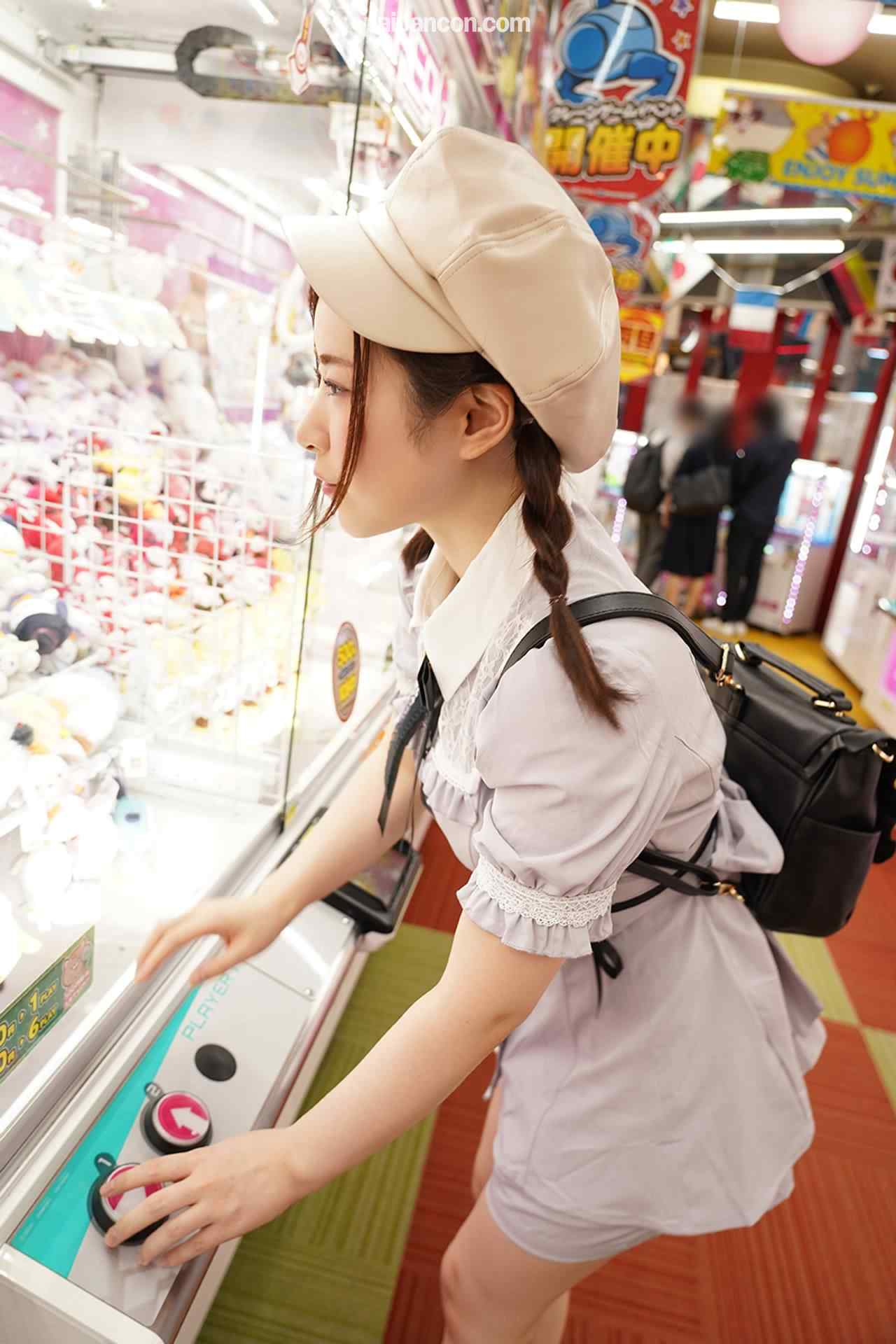 FC2-PPV-2468802 - 【配信の裏側、】めちゃかわ♥(20歳) フォロワ４万！人気ゲーム配信**大生、男*大生とゲーム配信中に軽イキ☆垢BANギリギリのフェラ＆中出しSEX映像♥伝説個人撮影 thumbnail_8.jpg