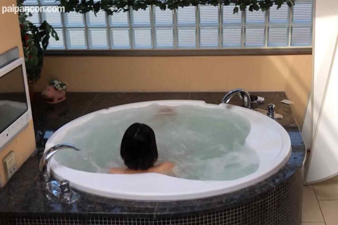 FC2-PPV-3158948 - 【夫妻・ハメ撮り】旦那から投稿がありました。本妻との妊活記念動画らしく昼間から交尾をする夫婦の動画です。