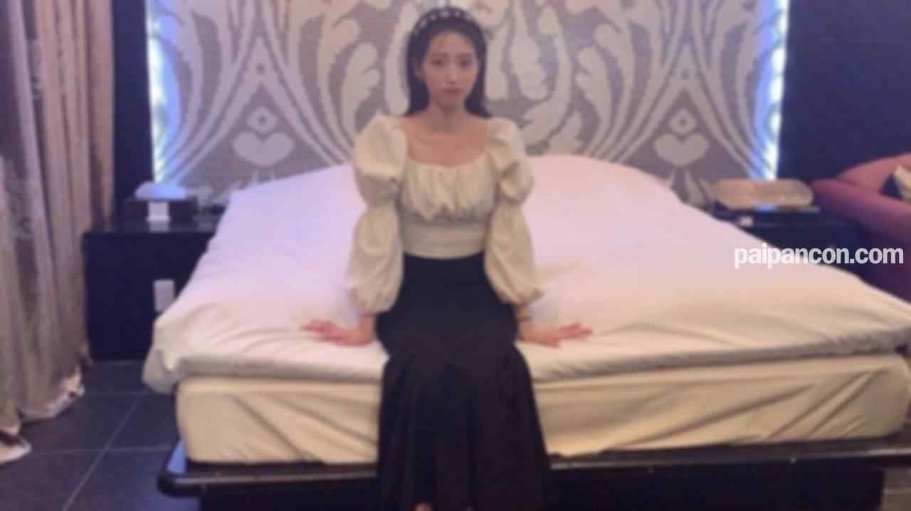 FC2-PPV-3257066 - この年齢でドエロいフェロモンを放つスタイル抜群の美女。お互い絶頂のまま最後は中出しと特典口内発射フェラ。