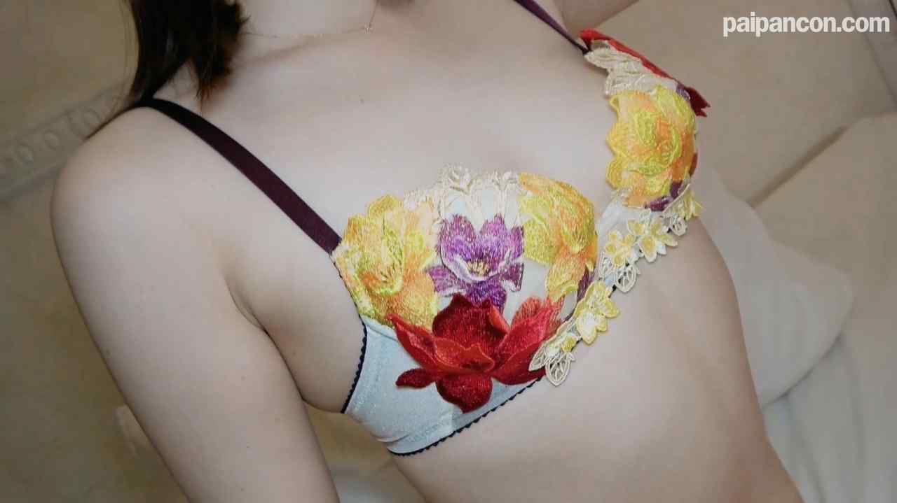 FC2-PPV-4609897 - 【無】可愛さと美人の融合！さらに従順で愛想抜群！長い舌のねっとりフェラで大量口内射精ゴックンとおま〇こ中だしの二連発⤴　※特典高画質 thumbnail_3.jpg