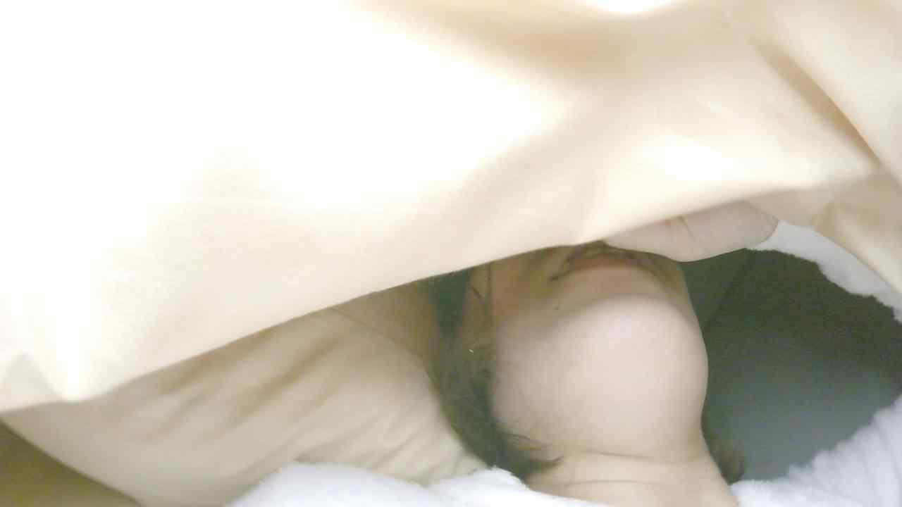 FC2-PPV-879702 - 【無修正ｘ個人撮影】人の奥さん愛奴2号　最大のピンチ!?夜這いをかけに旦那が夜勤中に合鍵で自宅に侵入したら…旦那が帰宅して部屋に入ってきた！【高画質レビュー特典有り】