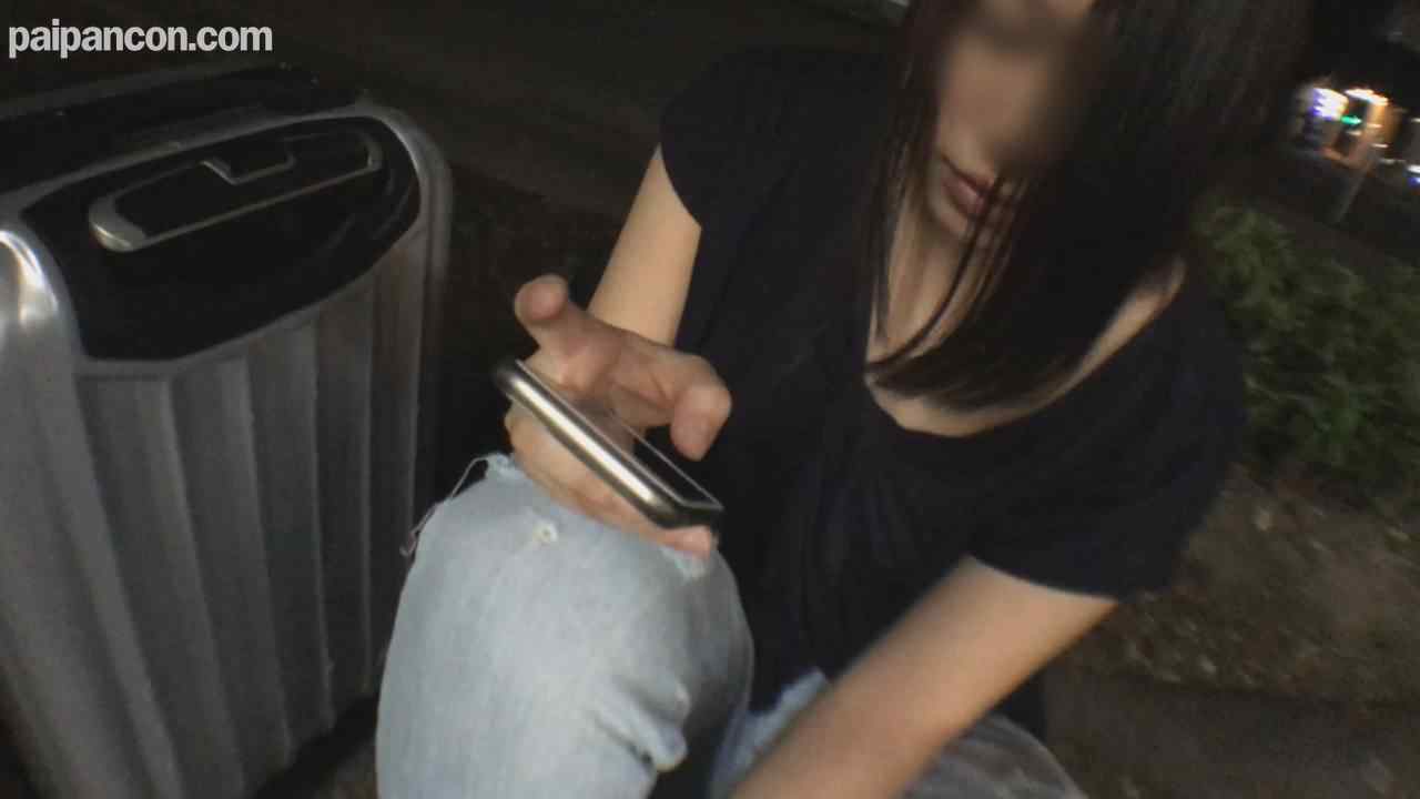 FC2-PPV-917662 - 【無修正ｘ個人撮影】路上に座る素朴な女の子が家出娘！ハメ撮りが趣味の男が家に連れ込みパイパン娘に中出し撮影【♯泊まらせて】