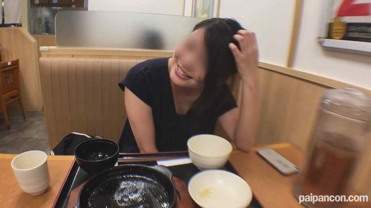 FC2-PPV-917662 - 【無修正ｘ個人撮影】路上に座る素朴な女の子が家出娘！ハメ撮りが趣味の男が家に連れ込みパイパン娘に中出し撮影【♯泊まらせて】